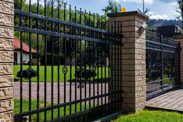 Professional metal fencing installation in Campbelltown, NSW